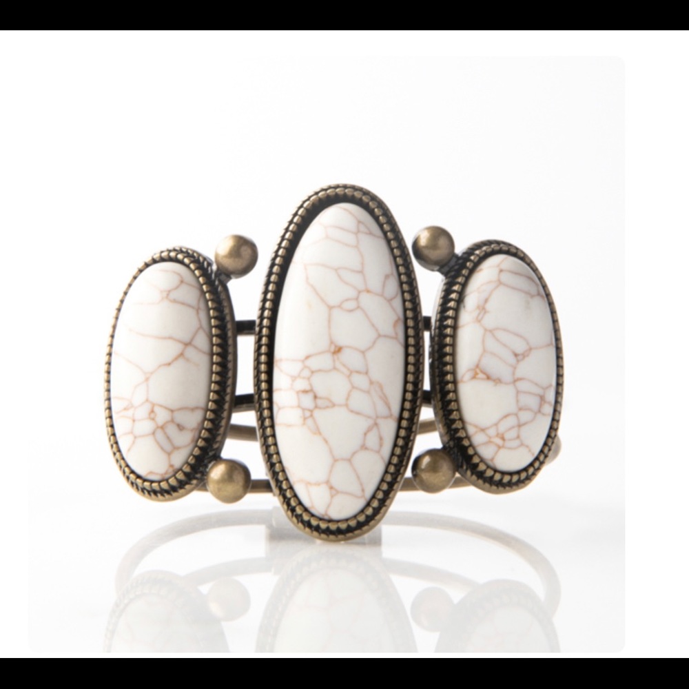 Winston Bracelet - Picture 2 of 3